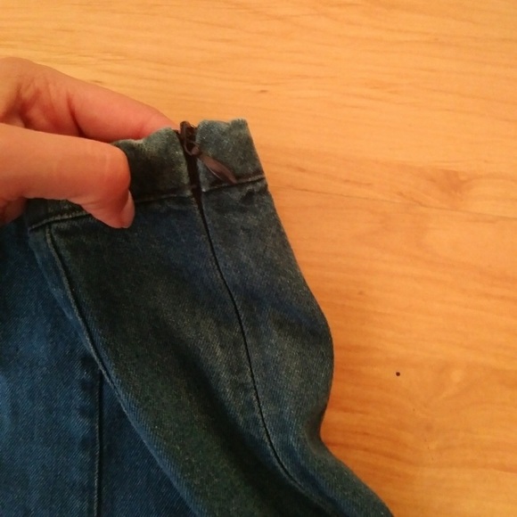 NWOT Cute A-Line Denim Skirt - Picture 2 of 3